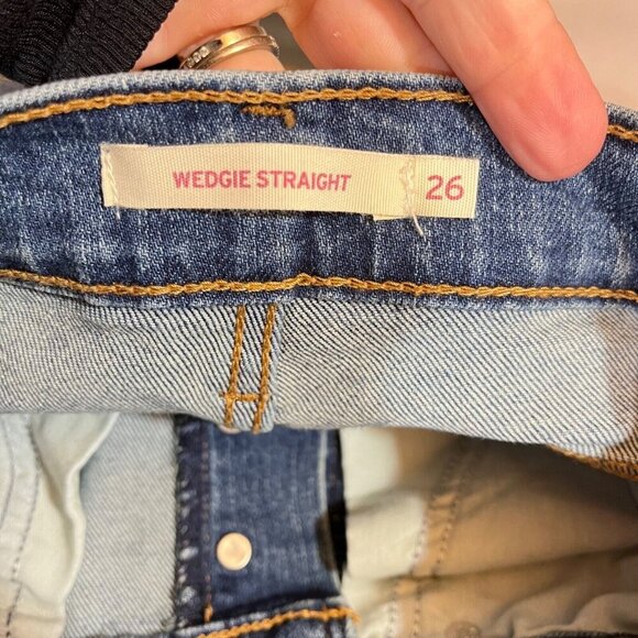 Levis Womens Wedgie Straight Jeans Size 26 Blue Denim - Picture 5 of 7